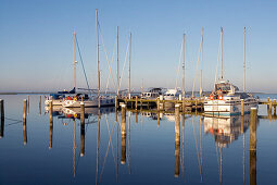 Boote im Yachhafen, Vitte, Insel Hiddensee, Mecklenburg-Vorpommern, Deutschland