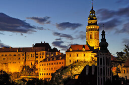 Übersicht mit Schloss und Kirche St. Jodokus, Cesky Krumlov, Krumau, Tschechien