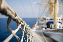 Detail von Netz am Bugspriet vom Großsegler Royal Clipper, Mittelmeer, Italien, Europa