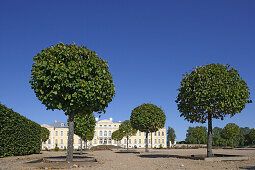Palace Rundaele (pilsrundale), built by Italian architect Bartolomeo Rastrelli from 1735 to 1769 for the Duchy of Courland