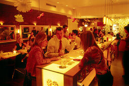 Guests in Restaurant Klee Brasserie, Manhattan, New York, USA, America