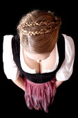 Junge Frau im Dirndl