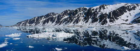 Icy scenery, Fuglefjorden, Spitzbergen, Norway, Europe