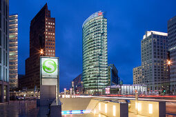 Potsdamer Platz von links nach rechts, Hans Kollhoff Tower, Bahn Tower, Sony Center und Beisheim Center, Potsdamer Platz, Berlin Mitte, Berlin, Deutschland, Europa