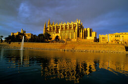 Europe, Spain, Majorca, Palma, Cathedral, La Seu, Promenade