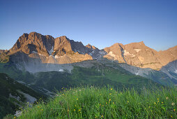 Mountain range in alpenglow, Karwendel range, Tyrol, Austria