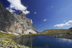 Alpine lodge Tribulaun at lake Sandes with Tribulaun, Stubai Alps, Stubai, South Tyrol, Italy