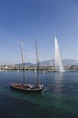 Ausflugsboot und Jet d’eau, Genfersee, Genf, Kanton Genf, Schweiz