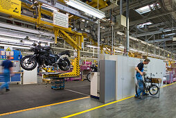 Motorradproduktion im BMW Motorradwerk Spandau