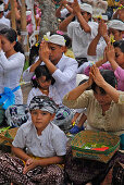 Pilgrims at a temple festival, Pura Samuan Tiga, Bali, Indonesia, Asia