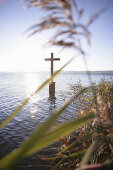 Memorial cross of King Ludwig II, Berg, Lake Starnberg  Bavaria, Germany