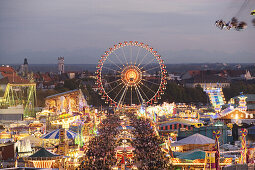 Oktoberfest, Blick über die Theresienwiese, München, Bayern, Deutschland