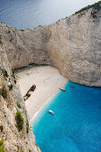 Blick von oben auf den Shipwreck Strand im Sonnenlicht, Zakynthos, Ionische Inseln, Griechenland, Europa