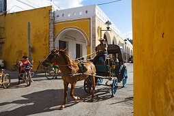 St. Antonio de Padua ist ein Franziskanerkloster, es wurde aus den Steinen einer Pyramide gebaut, Izamal, auch die gelbe Stadt genannt, Bundesstaat Yucatan, Halbinsel Yucatan, Mexiko