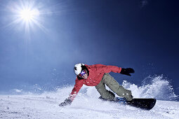 Snowboarder auf einer Piste, Kappl, Tirol, Österreich