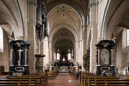 Blick zum Hochaltar in der Domkirche St. Peter zu Trier, UNESCO-Weltkulturerbe, Trier, Rheinland-Pfalz, Deutschland, Europa