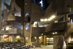 Wallfahrtskirche in Neviges, Nevigeser Wallfahrtsdom, Maria, Königin des Friedens Kirche, 1968 vom Architekten Gottfried Böhm konzipiert, Neviges, Bergisches Land, Nordrhein-Westfalen, Deutschland, Europa