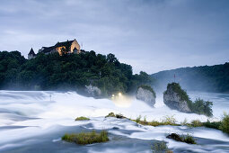 Rheinfall bei Schaffhausen, Rheinfall und Schloss Laufen, Kanton Zürich, Schweiz, Europa