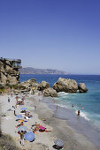 Playa del Salon, Balcon de Europa im Hintergrund, Nerja, Andalusien, Spanien