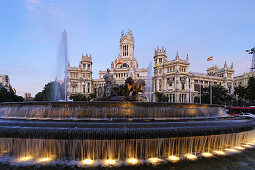 Rathaus Palacio de Comunicaciones mit Fuente de Cibeles, Plaza de Cibeles, Madrid, Spanien