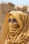 Tuareg in den Ruinen von Germa, Hauptstadt der Garamanten, Libyen, Sahara, Nordafrika