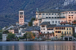 Isola San Giulio und Basilica di S.Giulio, Lago d' Orta, Piemont, Italien