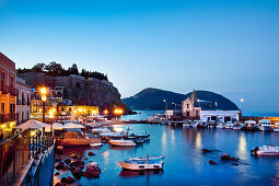 Abendaufnahme, Hafen Marina Corta, Lipari Stadt, Lipari, Liparische Inseln, Sizilien, Italien