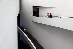 Treppenhaus des Kiasma Nykytaiteen Museum, Museum zeitgenoessischer Kunst, Helsinki, Finnland