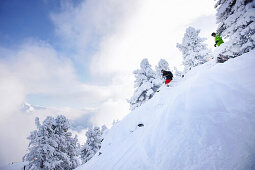 Männer beim Freeskiing, Mayrhofen, Zillertal, Tirol, Österreich