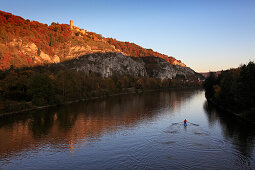 Ruderboot auf der Altmühl, Burg Randeck, bei Essing, Naturpark Altmühltal, Fränkische Alb, Franken, Bayern, Deutschland