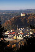 View to Riedenburg with Rosenburg castle, nature park Altmühltal, Franconian Alb, Franconia, Bavaria, Germany