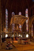 Altar in der Kirche Iglesia de la Real Colegiata de Santa Maria, Roncesvalles, Provinz Navarra, Nordspanien, Spanien, Europa