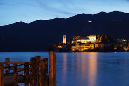 Abenddämmerung, Isola San Giulio, Ortasee, Piemont, Italien