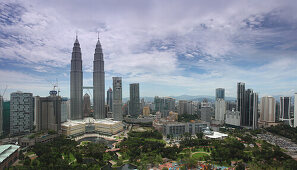 Petronas Towers with City Centre Park, 452 Meters high, architect César Antonio Pelli, Kuala Lumpur, Malaysia, Asia