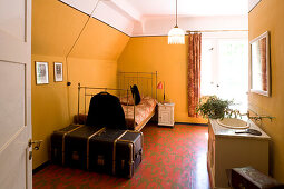 Schlafzimmer im Gerhart-Hauptmann-Haus, Haus Seedorn, Kloster, Insel Hiddensee, Mecklenburg-Vorpommern, Deutschland, Europa