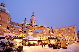 Christmas market at night with cathedral of Salzburg, Christmas market Salzburg, UNESCO World Heritage Site Salzburg, Salzburg, Austria, Europe