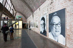 Künstlerviertel 798, Dashanzi, Galerieräume in einem ehemaligen Waffenfabrik, von Ingenieuren der DDR erbaut, jetzt Zentrum der Kreativen und Künstler, chinesische moderne Kunst, Peking, VR China