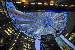 Zeltdach überspannt Forum, Sony Center, Potsdamer Platz, Berlin, Deutschland