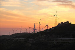 Windturbinen, Strasse von Gibraltar, Tarifa, Andalusien, Spanien