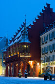 Historisches Kaufhaus im Winter, Altstadt, Freiburg im Breisgau, Schwarzwald, Baden-Württemberg, Deutschland