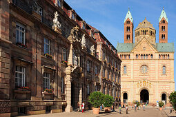 Stadthaus und Dom, Dom zu Speyer, Speyer, UNESCO Weltkulturerbe Kaiserdom zu Speyer, Rheinland-Pfalz, Deutschland