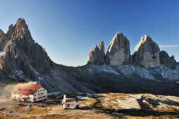 Dreizinnenhütte mit Drei Zinnen, Dolomiten, UNESCO Weltnaturerbe, Südtirol, Italien