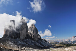Blick auf die Drei Zinnen, Sextener Dolomiten, Dolomiten, UNESCO Weltnaturerbe, Südtirol, Italien