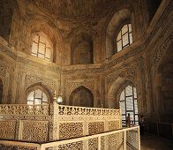 Tomb in the inner Taj  Mahal, Taj Mahal, UNESCO World Heritage Site, Agra, Uttar Pradesh, India
