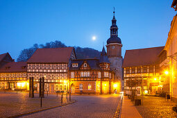 Altstadtgasse zum Marktplatz bei Nacht, Saigerturm, Stolberg, Harz, Sachsen-Anhalt, Deutschland, Europa