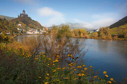 View over Moselle river onto Reichsburg castle, Cochem, Rhineland-Palatinate, Germany, Europe