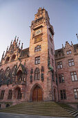 Blick auf St. Johanner Rathaus am Morgen, Nauwieser Viertel, Saarbrücken, Saarland, Deutschland, Europa