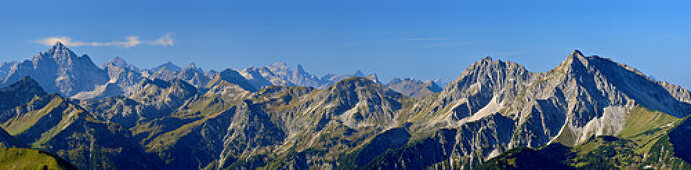 Panorama mit Allgäuer Alpen, Brentenjoch, Tannheimer Berge, Allgäuer Alpen, Tirol, Österreich
