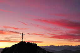 Gipfel des Risserkogel vor Morgenhimmel, Risserkogel, Bayerische Voralpen, Oberbayern, Bayern, Deutschland