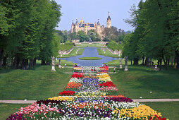 Schlossgarten und Schloss Schwerin, Mecklenburg Vorpommern, Deutschland, Europa